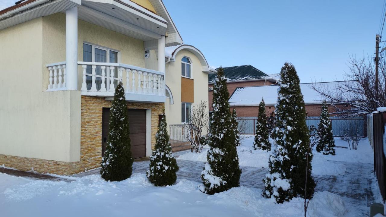 Дом С Бассейном И Сауной Villa Boryspil Ngoại thất bức ảnh
