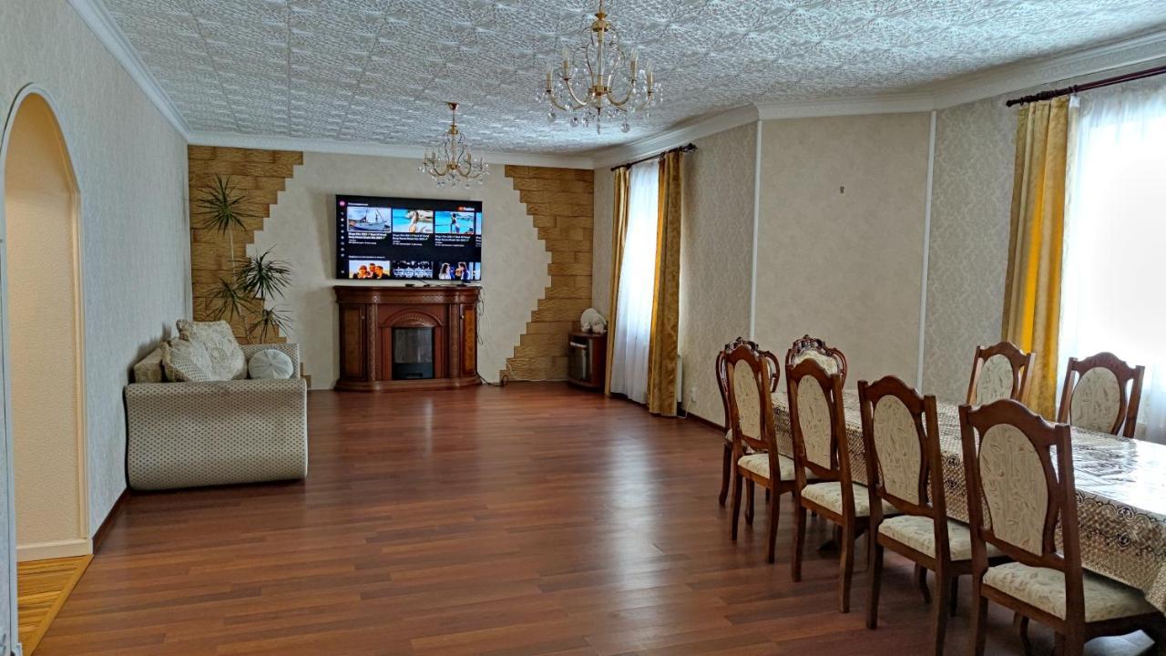 Дом С Бассейном И Сауной Villa Boryspil Ngoại thất bức ảnh