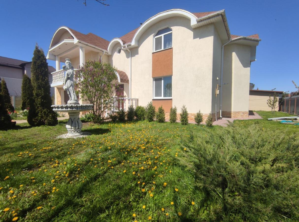 Дом С Бассейном И Сауной Villa Boryspil Ngoại thất bức ảnh