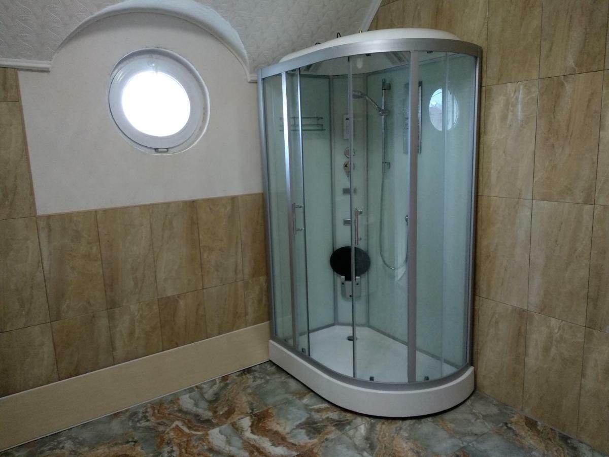 Дом С Бассейном И Сауной Villa Boryspil Ngoại thất bức ảnh